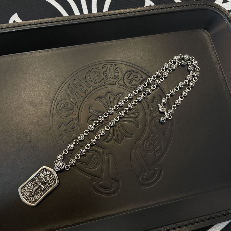 Ch**me He**ts necklaces